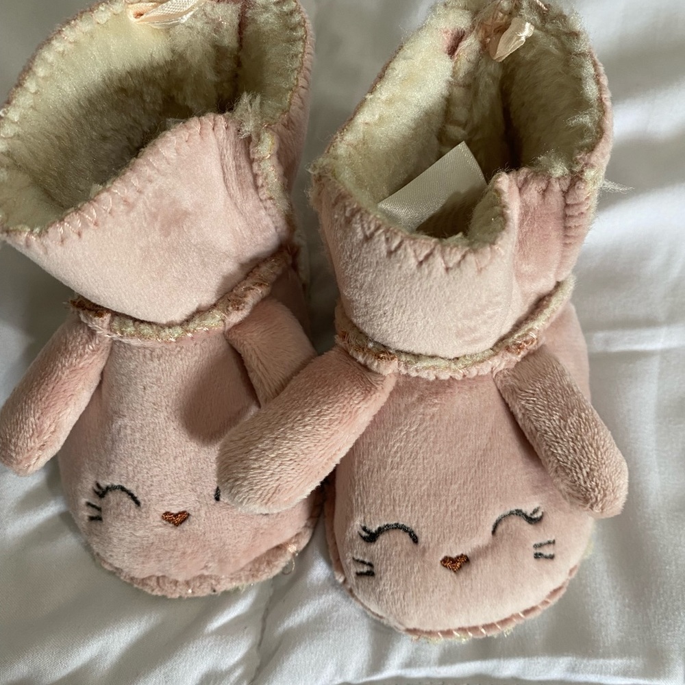 Pink H&M baby booties - Picture 1 of 4
